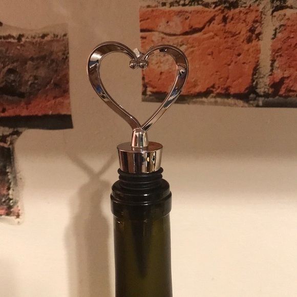 HEART BOTTLE STOPPER ✨✨✨ - Picture 2 of 3